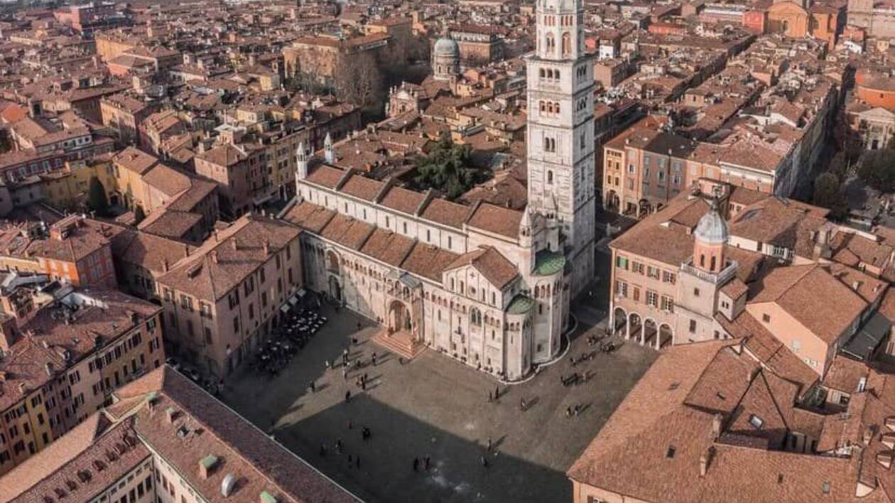 Viabilità Modena, furgoni e camioncini imperversano senza regole