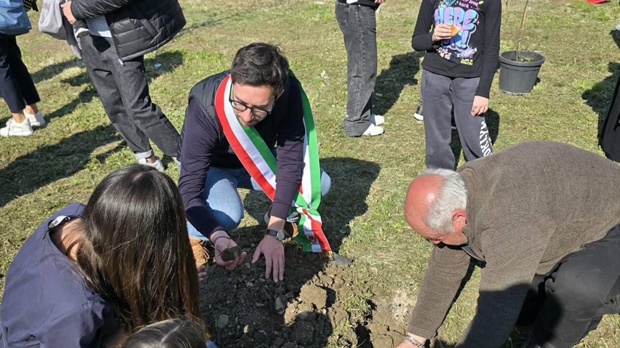 Sassuolo, messe a dimora 311 piante per i nuovi nati