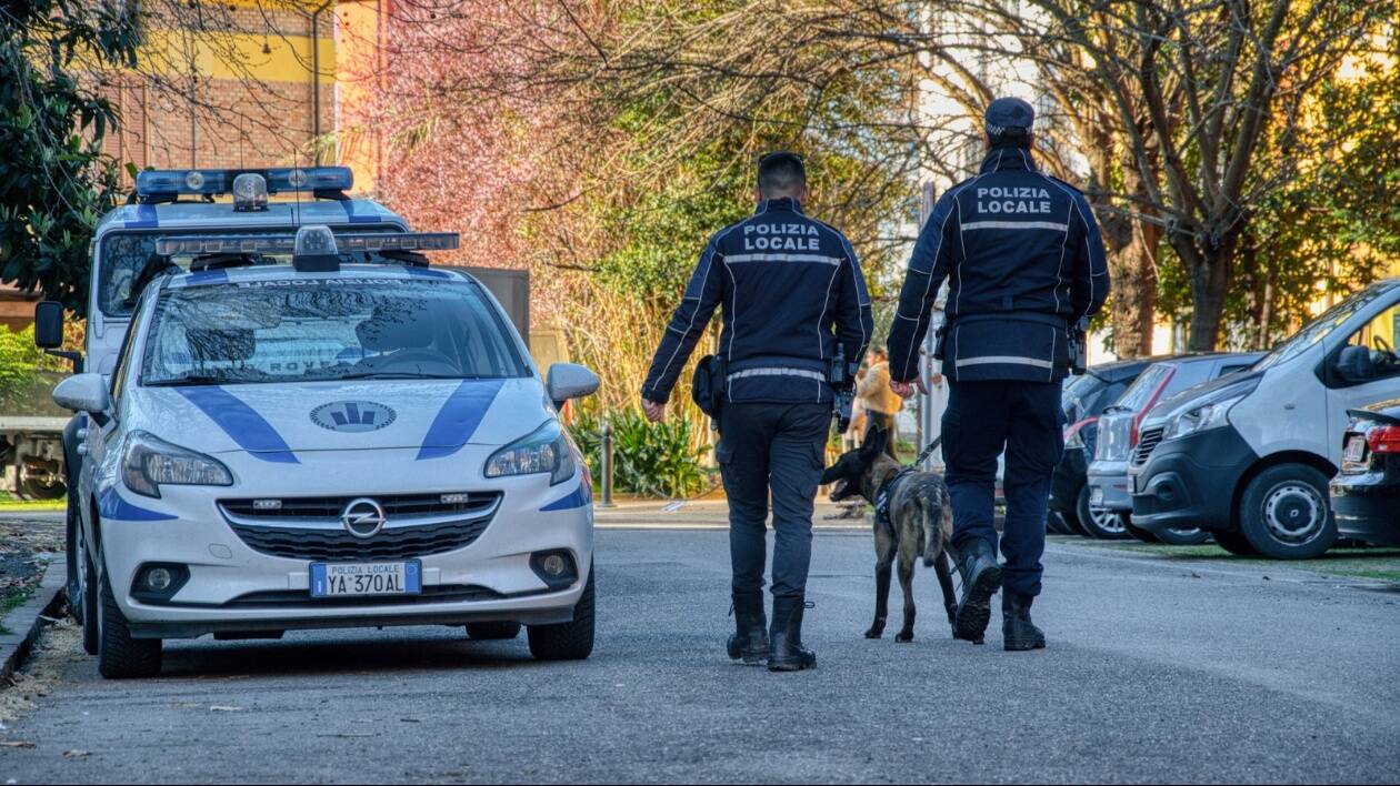 Modena, in una cantina non abitabile vivevano sei stranieri