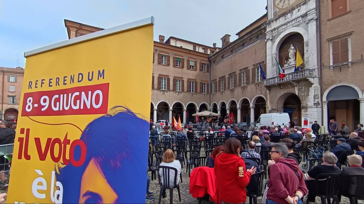 Referendum, Cgil in piazza a Modena per promuovere cinque sì