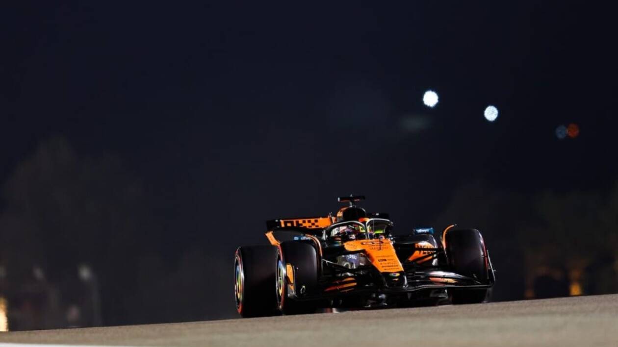 Piastri in pole in Bahrain davanti a Leclerc, Hamilton solo nono