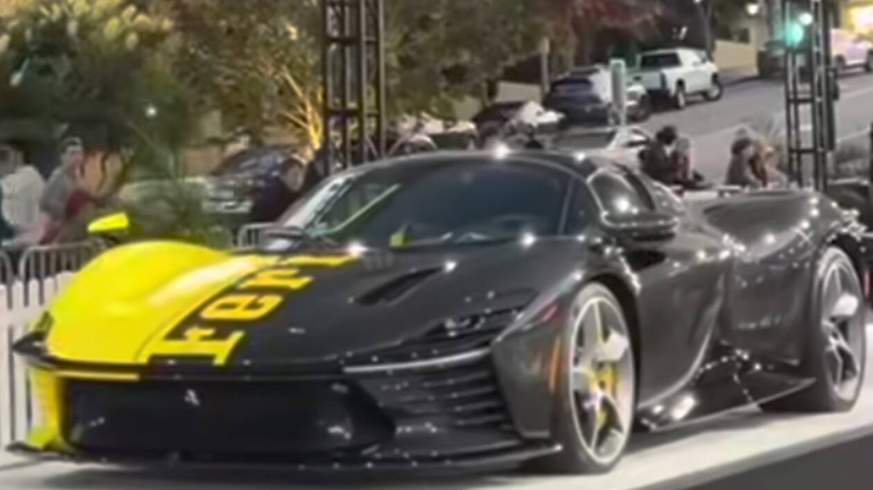 Ferrari: asta record da 26 milioni di dollari per Daytona SP3