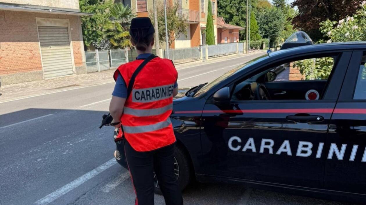 Non paga il conto dell'hotel e minaccia i carabinieri, bloccato col taser