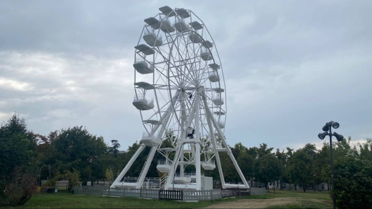 Modena, chiude già la ruota panoramica: Procura di Torino scopre che non è revisionata
