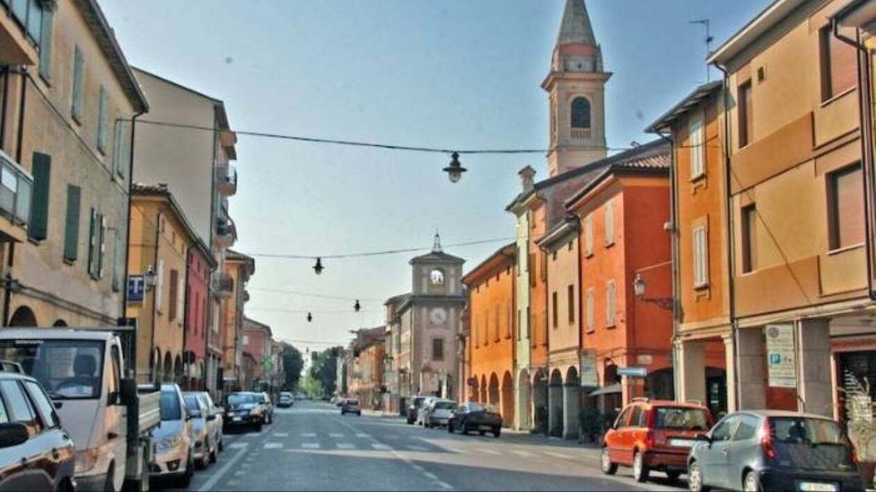 Ruba 200 euro dal registratore di cassa: bloccato dai Carabinieri, subito libero