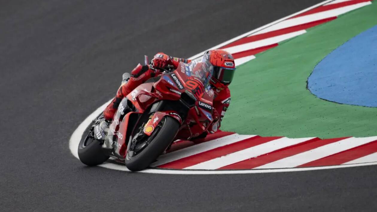 MotoGp, in Ungheria Marc Marquez in pole davanti a Bezzecchi e Di Giannantonio