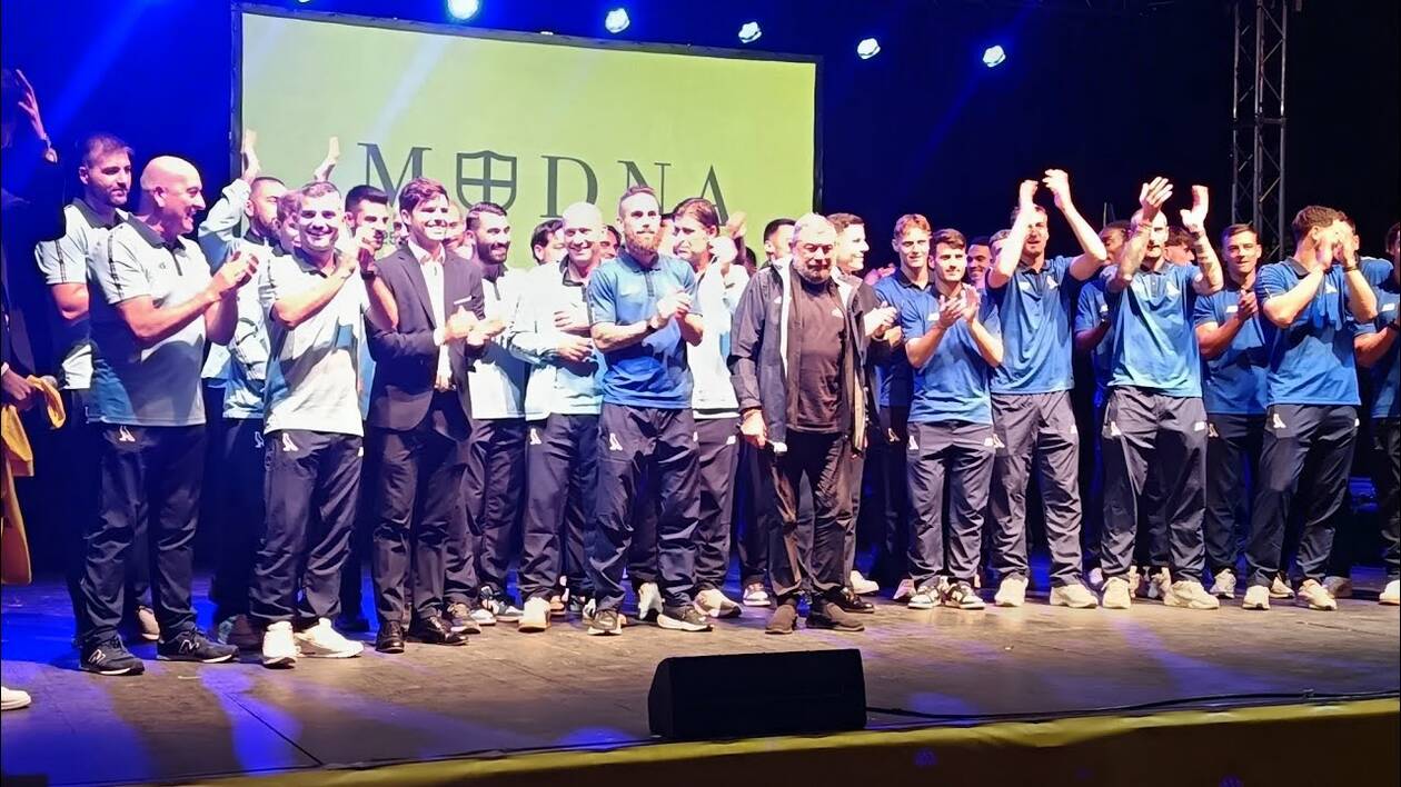 Il Modena Calcio si presenta, Rivetti apre e chiude la festa gialloblù: 'Avanti gialli'