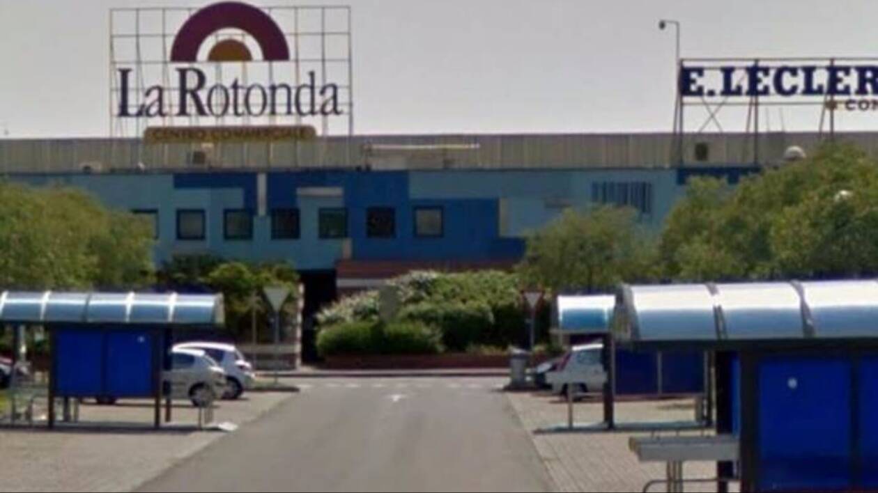 Modena: dovevano rifornire di merce il supermercato, in realtà la rubavano