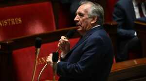 https://www.lapressa.it/articles/072881/francia-bayrou-le-pen-TN.jpg