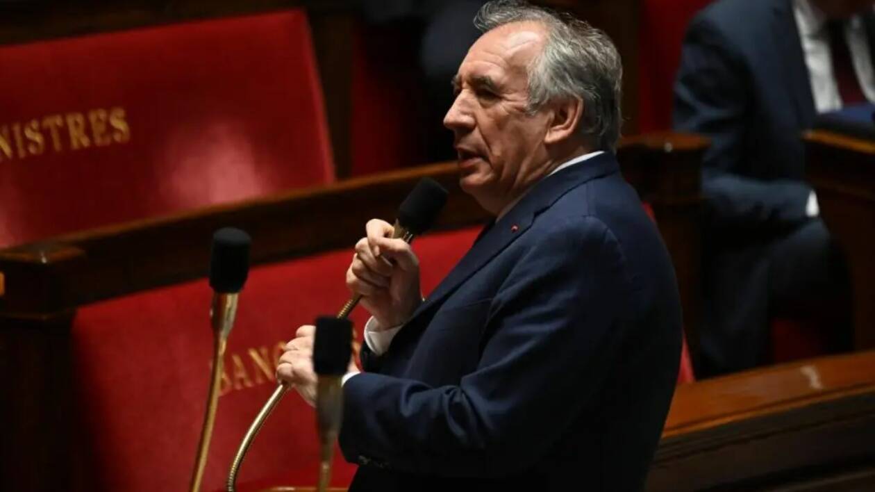 Francia, cade il governo Bayrou. Le Pen: 'La fine di un’agonia'