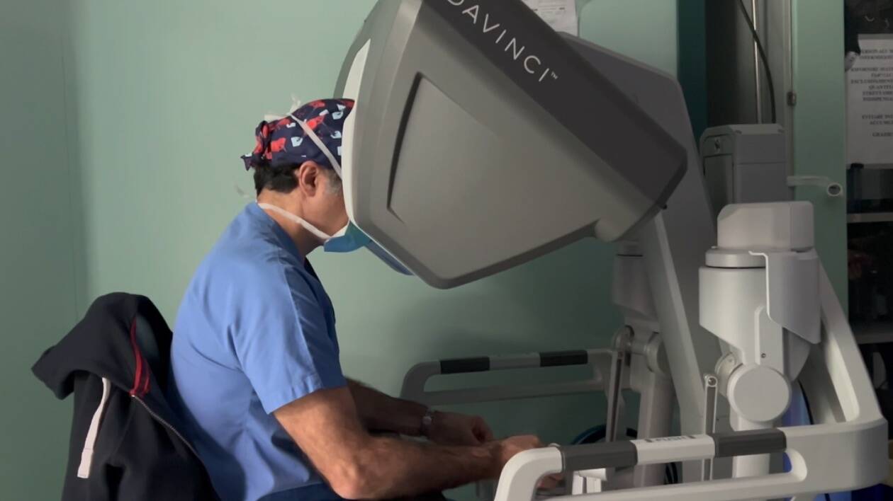 Policlinico di Modena, trapianto robotico di fegato da donatore vivente: è la prima volta in Europa