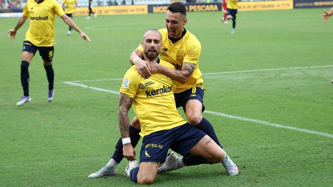 Modena dilaga anche a Mantova e raggiunge la vetta della classifica