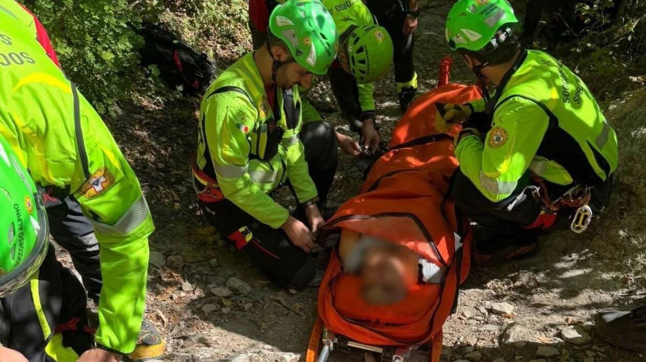 Cade nel parco dei sassi di Rocca Malatina: soccorsa una 67enne