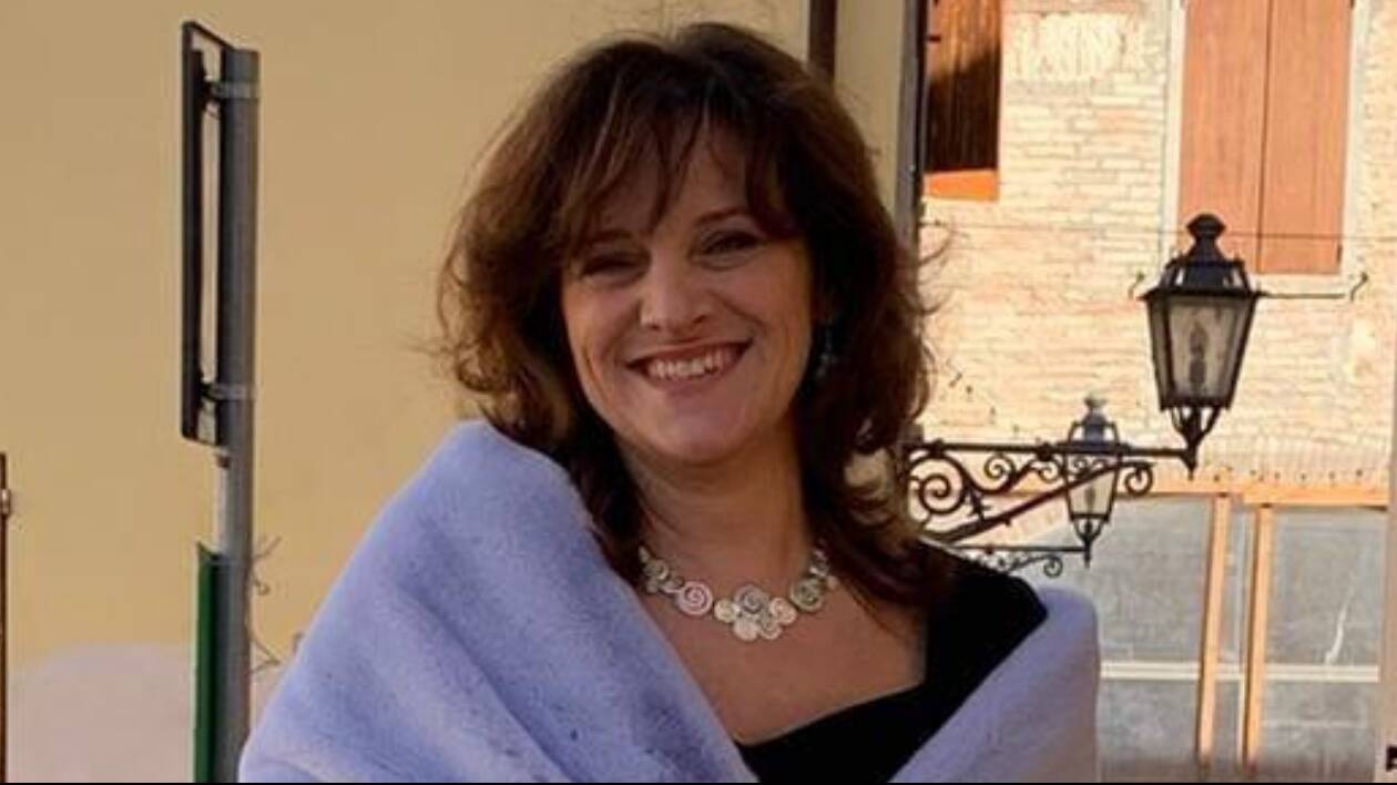 Sorbara, due ragazze aggredite da un gruppo di adulti dopo un bacio