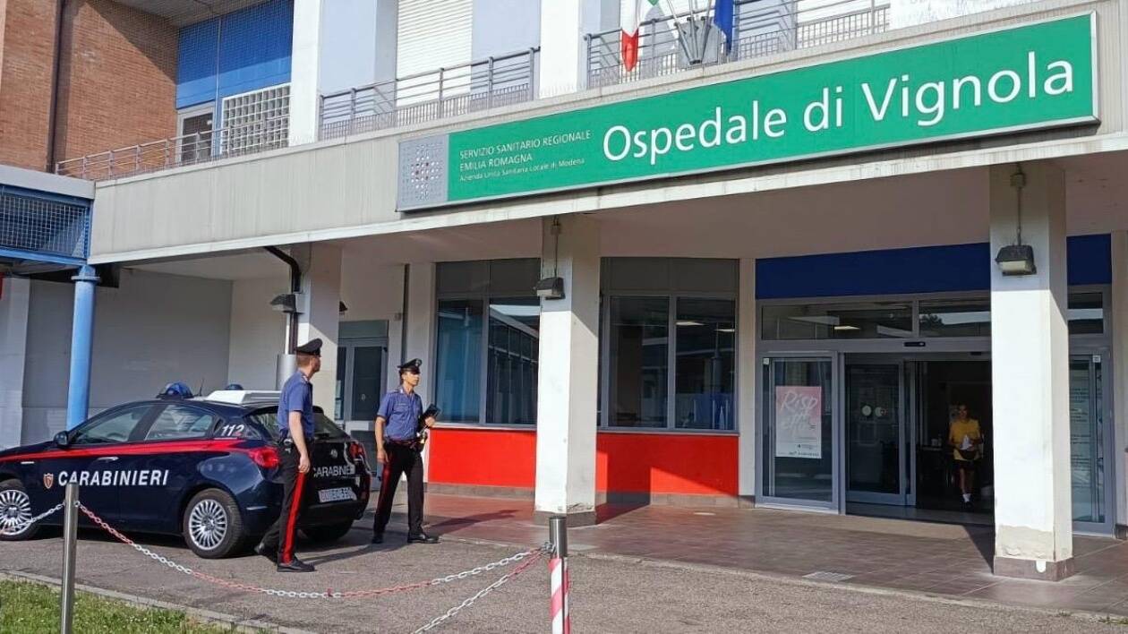 Vignola, aggredisce medico del Pronto Soccorso: arrestato italiano 56enne