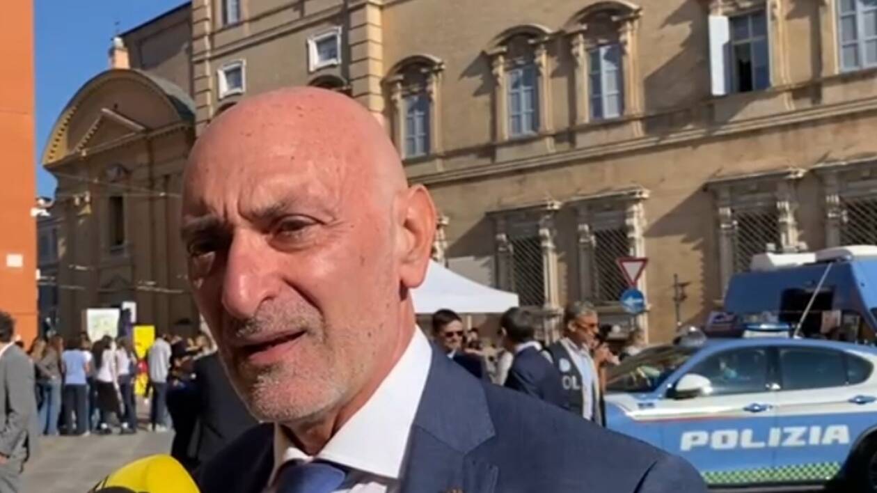 Aggressioni davanti alle scuole, parla il questore: 'Gruppi pericolosi di ragazzi ma non ancora gang'