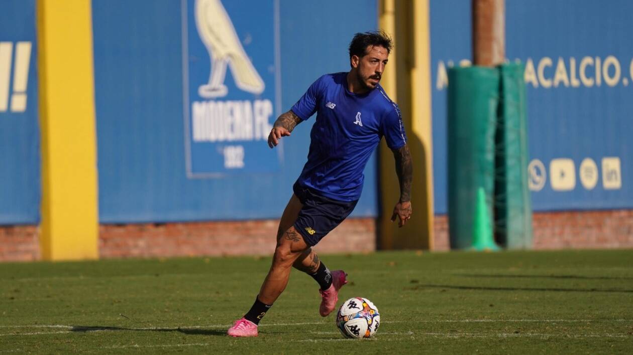Modena allo stadio dei Marmi: stasera contro la Carrarese per continuare a volare alto