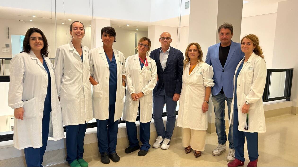 Policlinico Modena, primo intervento combinato chirurgia oncologica senologica con approccio mini-invasivo