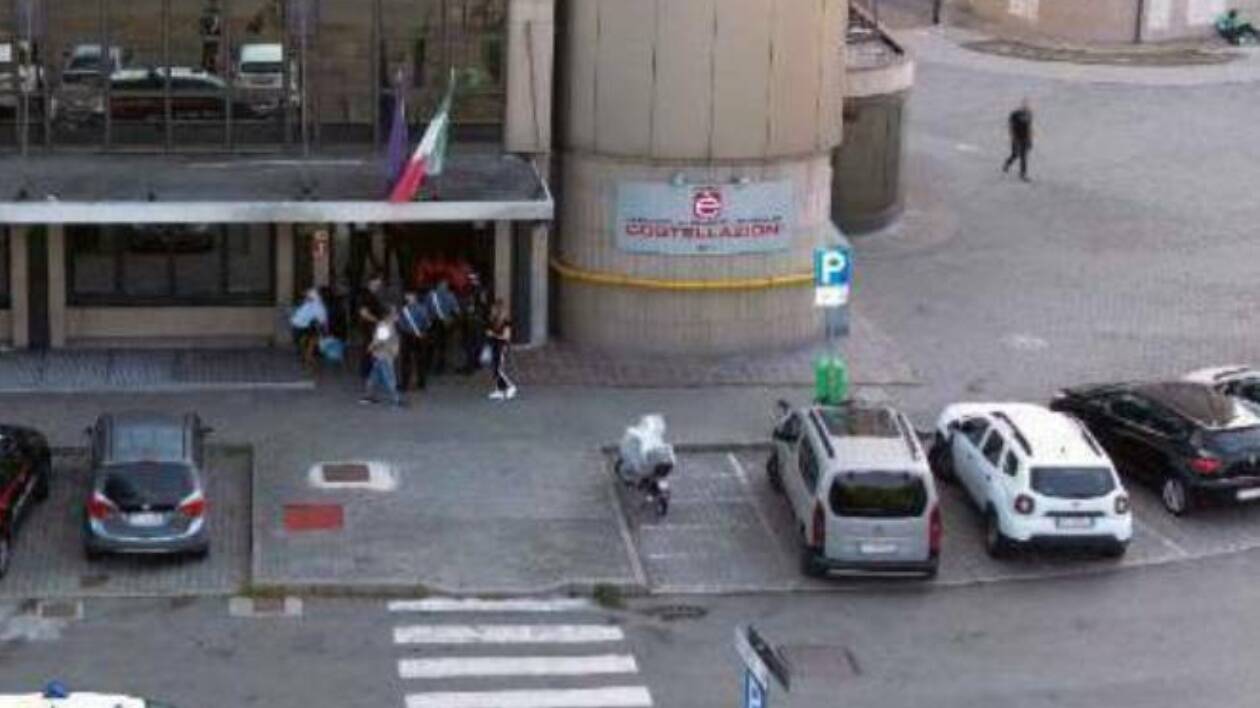 Alloggio come centrale di spaccio alle Costellazioni: arrestato