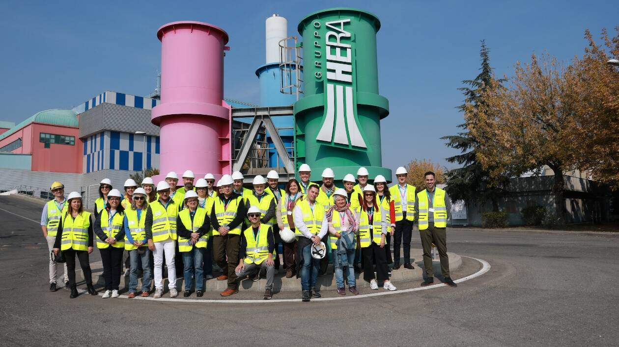 Modena, visita degli amministratori pubblici all'inceneritore: Hera fa da guida