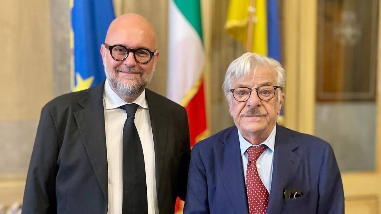 Modena, incontro in Municipio tra il sindaco Massimo Mezzetti e Giancarlo Giannini