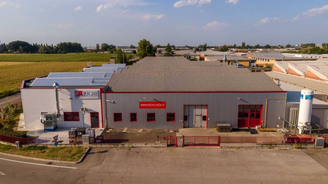 Tragedia nel bolognese, colpito alla testa dal tornio: muore operaio di 29 anni