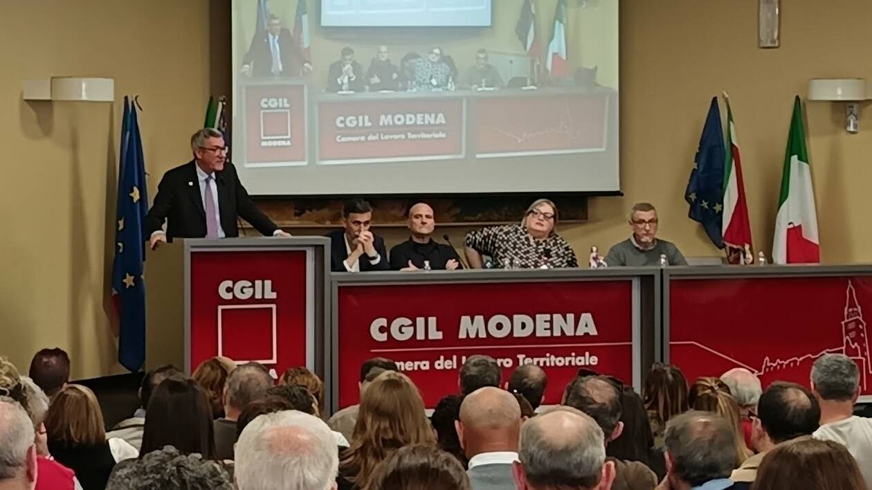 Landini a Modena: 'Patrimoniale dell'uno per cento sui super ricchi, per finanziare sanità scuola e lavoro'