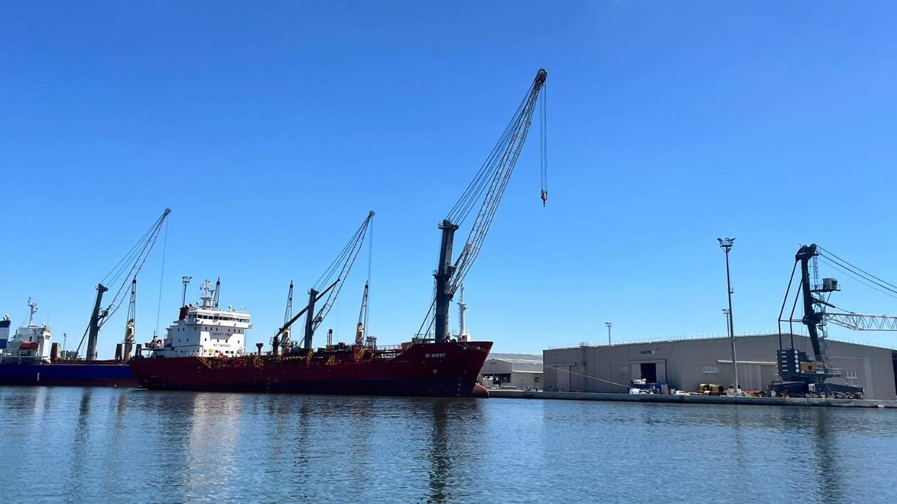 Tragedia al porto di Ravenna: autotrasportatore muore investito da un altro camion