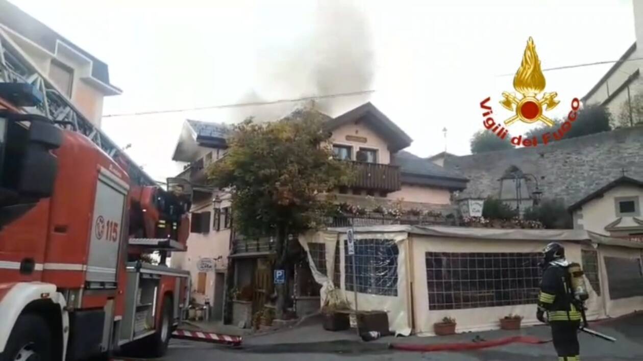 Sestola, incendio alla Locanda Zita: tetto distrutto