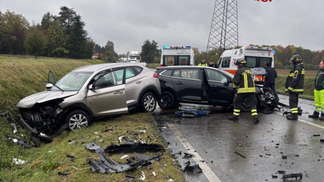Schianto in strada Bellaria a Modena: due feriti gravi