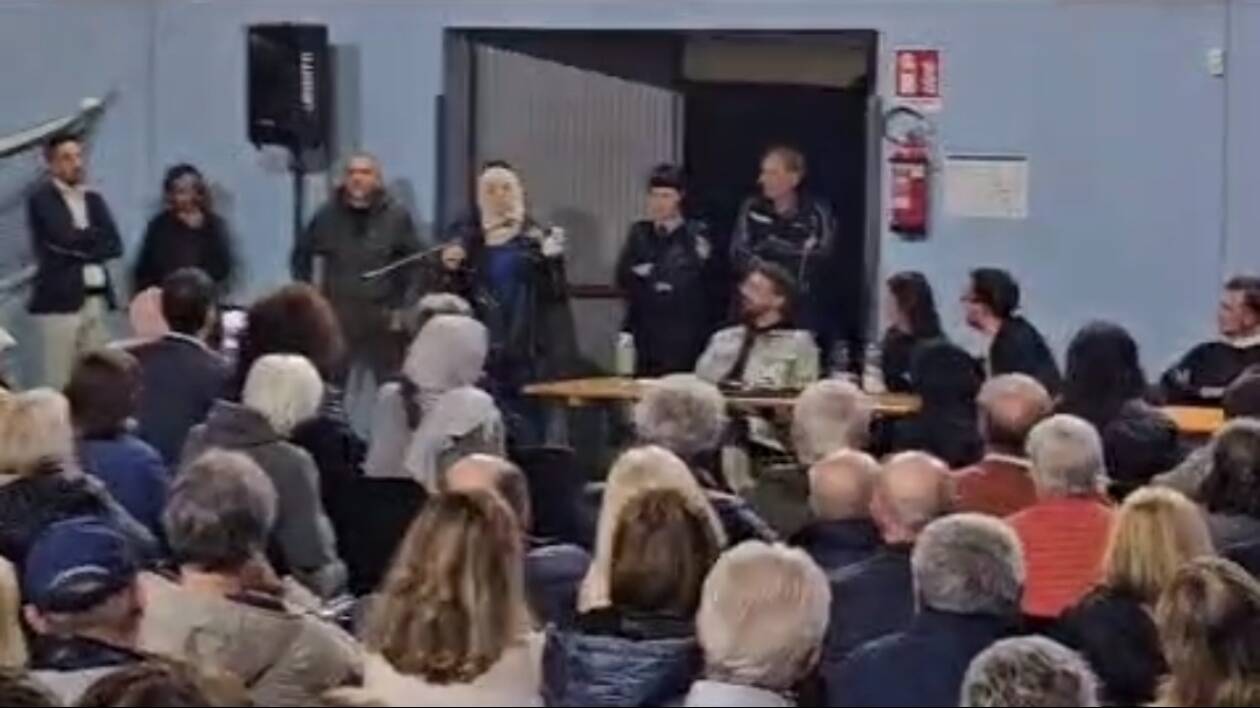 Sassuolo, moschea ai 'Quadrati', toni accesi all'assemblea pubblica, Forza Italia dice No: 'Non c'è intesa con lo Stato'