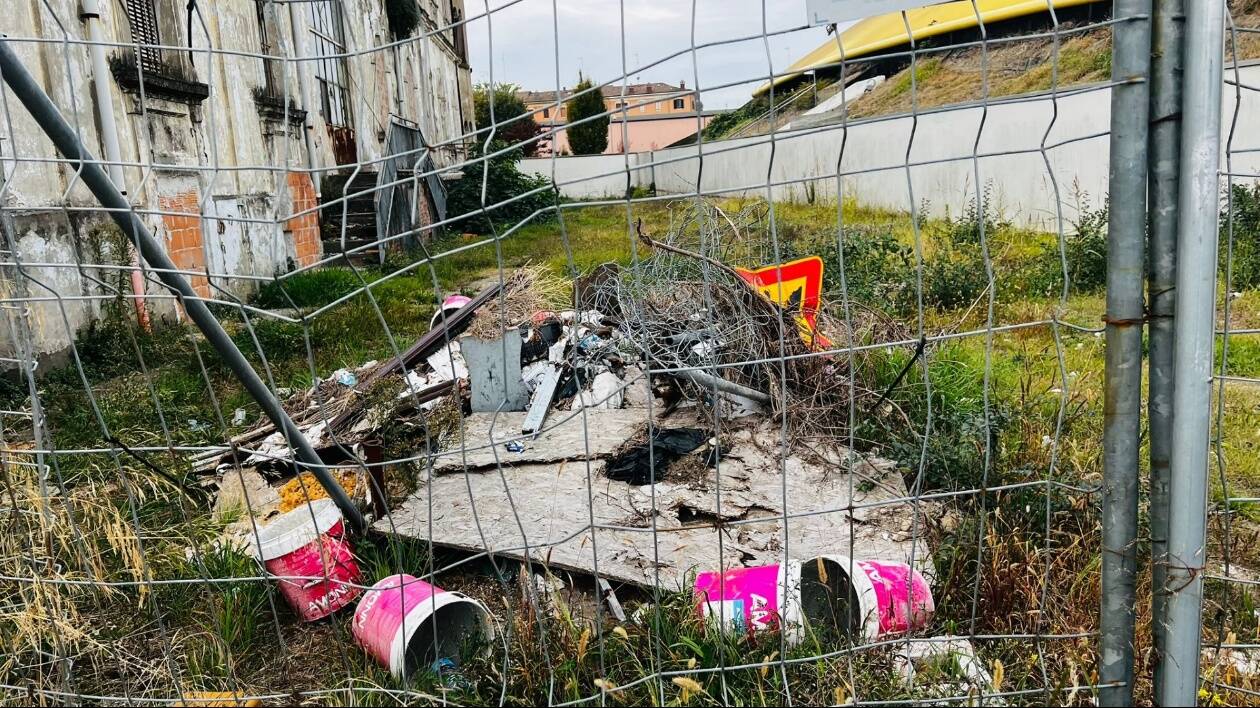 Modena, zona Museo Ferrari: degrado senza fine. Le promesse disattese di Muzzarelli