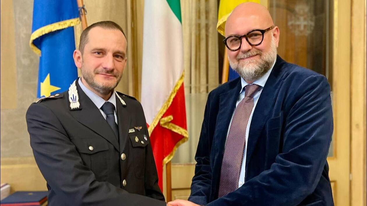 Polizia locale di serie B rispetto a forze dell'ordine: Mezzetti bacchetta il consigliere Pd