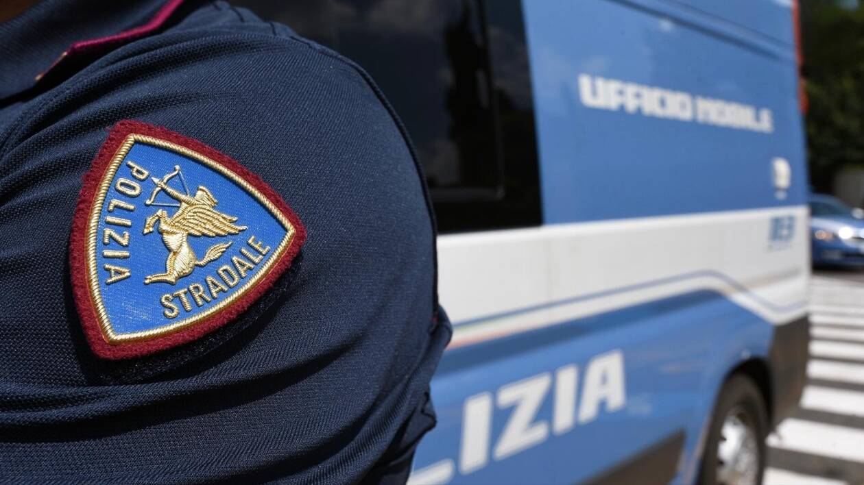Alla guida dopo aver consumato droga e alcol: raffica di patenti ritirate