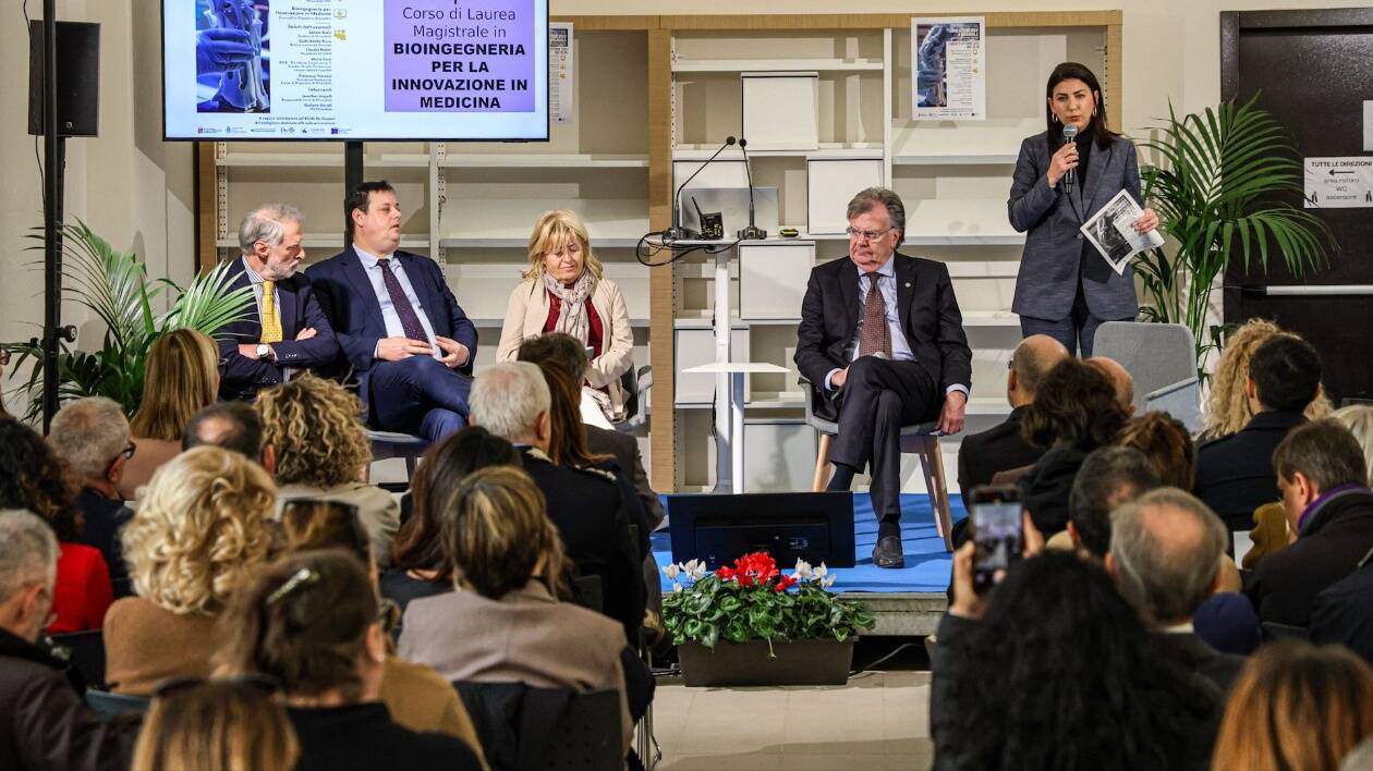 Gran giorno per Mirandola: apre il corso di laurea Bioingegneria Unimore