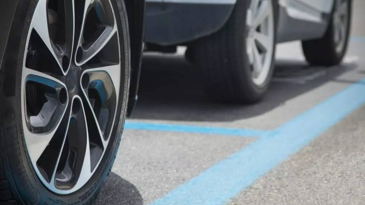 Basta Suv, e se facessimo pagare i parcheggi in base al peso dei veicoli?