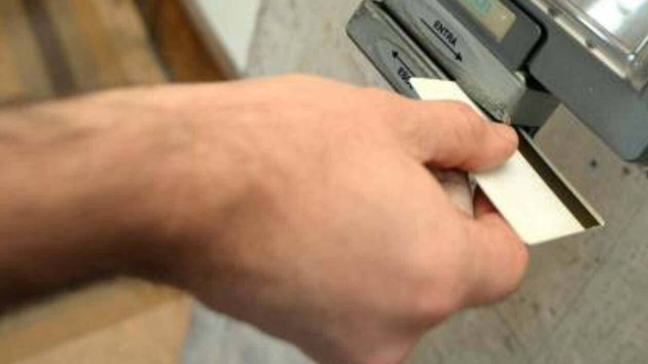 Timbratura digitale vs cartellino: come le aziende di Modena stanno ottimizzando produttività e costi