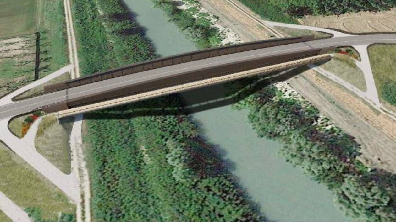 Il nuovo Ponte dell’Uccellino apre al traffico, ma il Secchia resta un rischio
