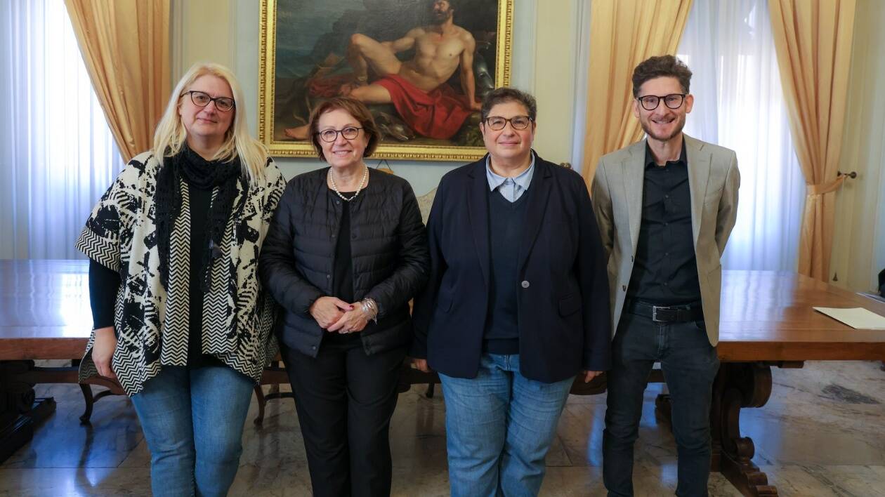 Modena, trasformazione di uffici in residenze: via a manifestazioni di interesse