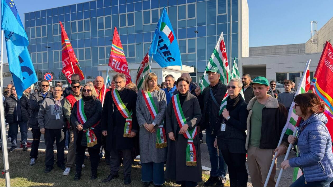 Crisi Gambro, alta adesione alla sciopero di oggi