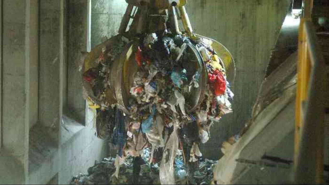 Ambientalismo di facciata e inceneritore che più si differenzia più fa guadagnare Hera