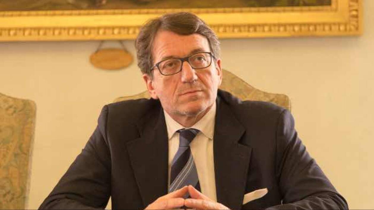 Più soldi ai medici che prescrivono meno, anche Muzzarelli bacchetta Altini e chiede un 'addendum integrativo'