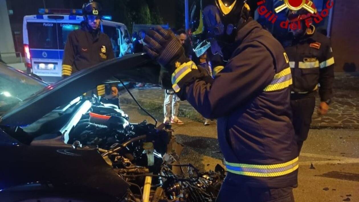 Carpi, schianto tra due auto: due gravi
