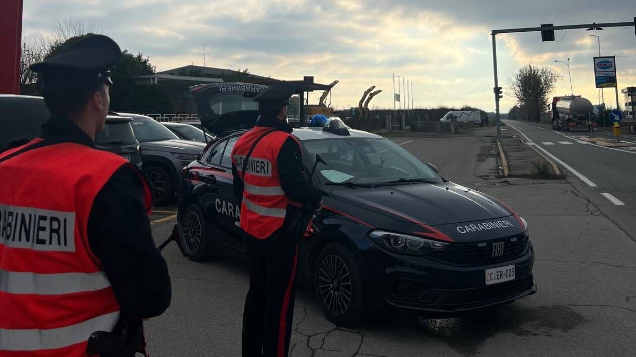 Bomporto, rapinò una donna e la minaccio con una bottiglia rotta: arrestato marocchino