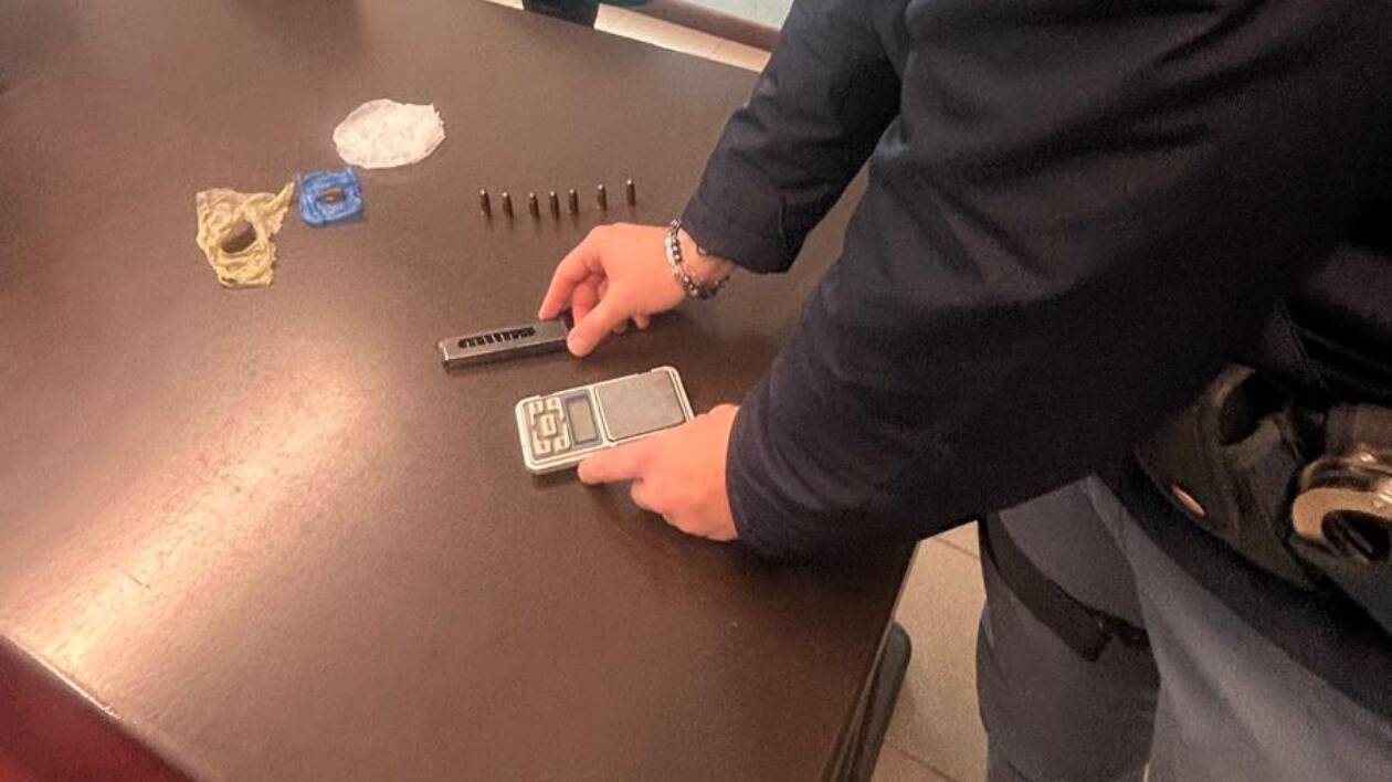 Carpi, in casa droga e munizioni: denunciato marocchino