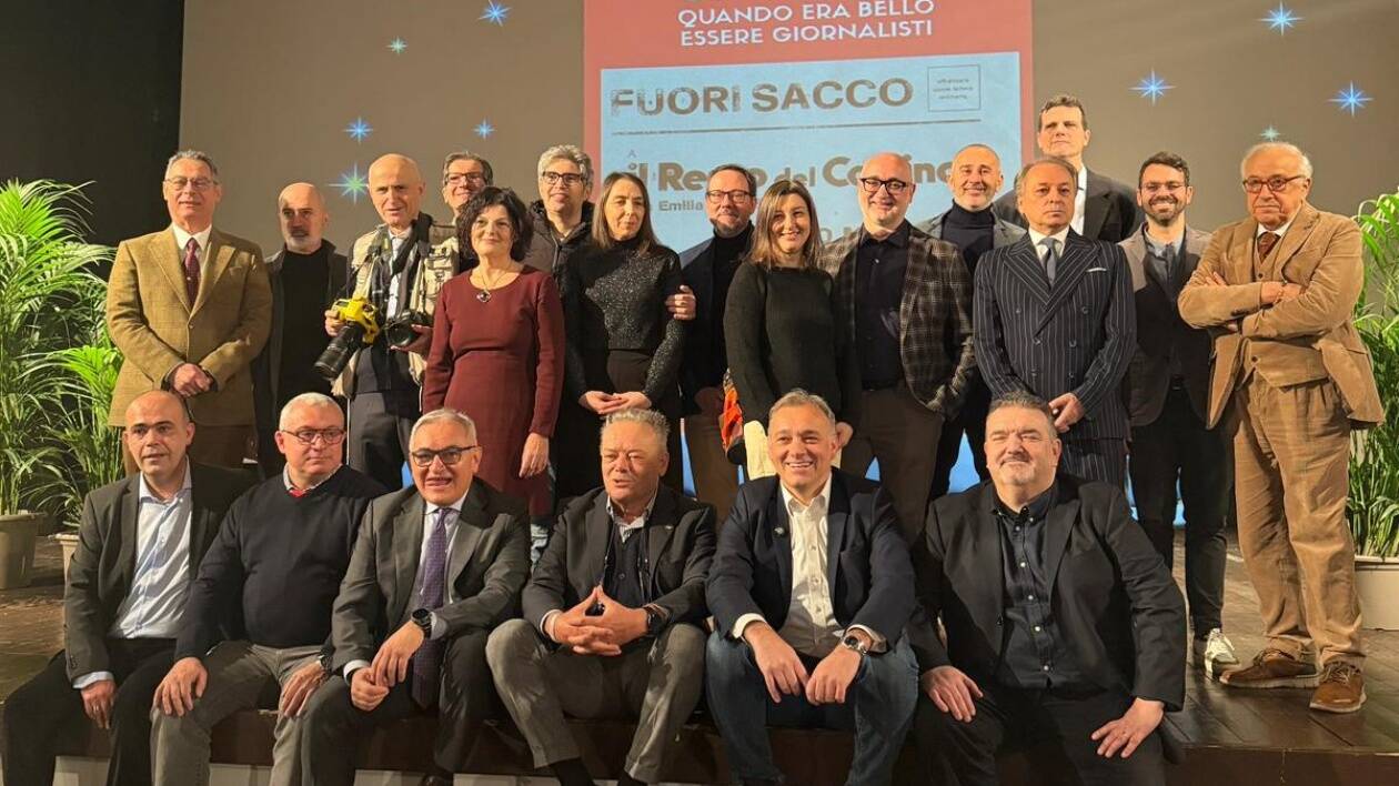 Fuori sacco, festa al teatro Astoria di Fiorano per i giornalisti del distretto ceramico