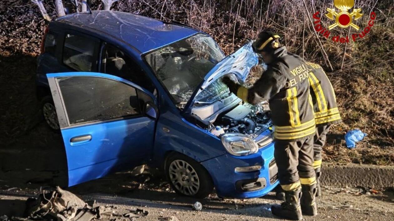 Contromano sulla Modena-Sassuolo: schianto frontale