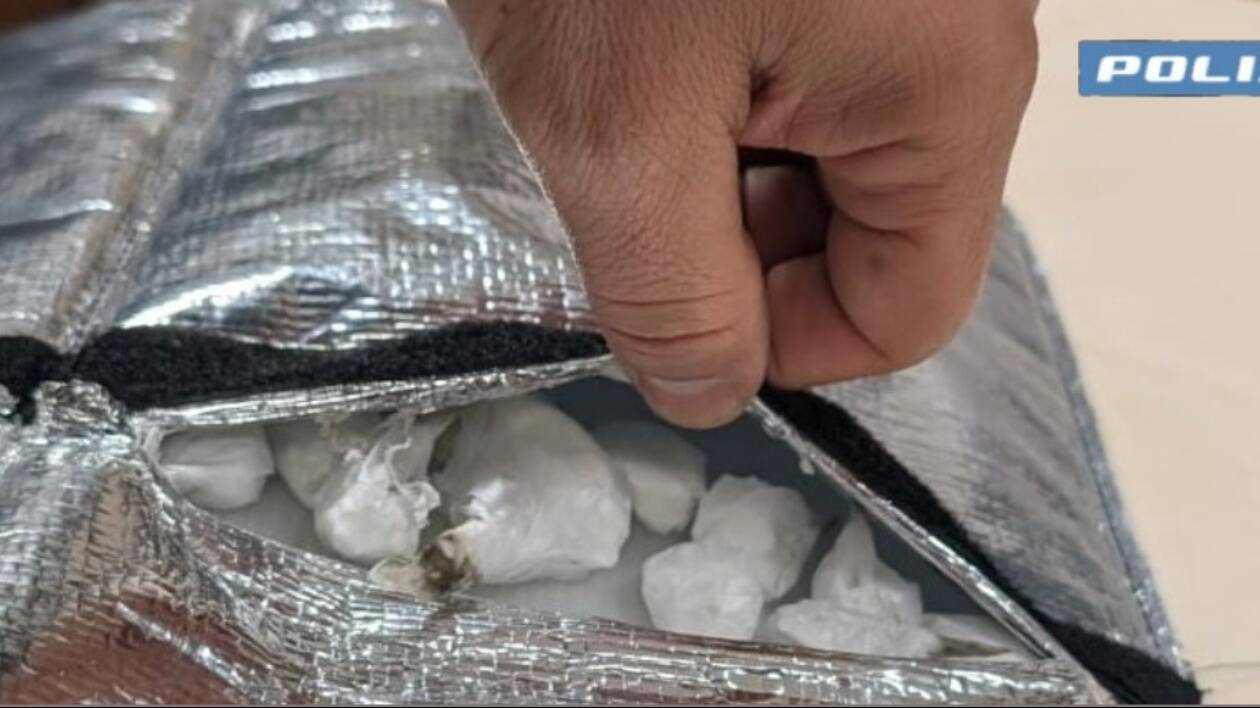 Modena, nasconde la droga dentro la borsa da rider: arrestato tunisino