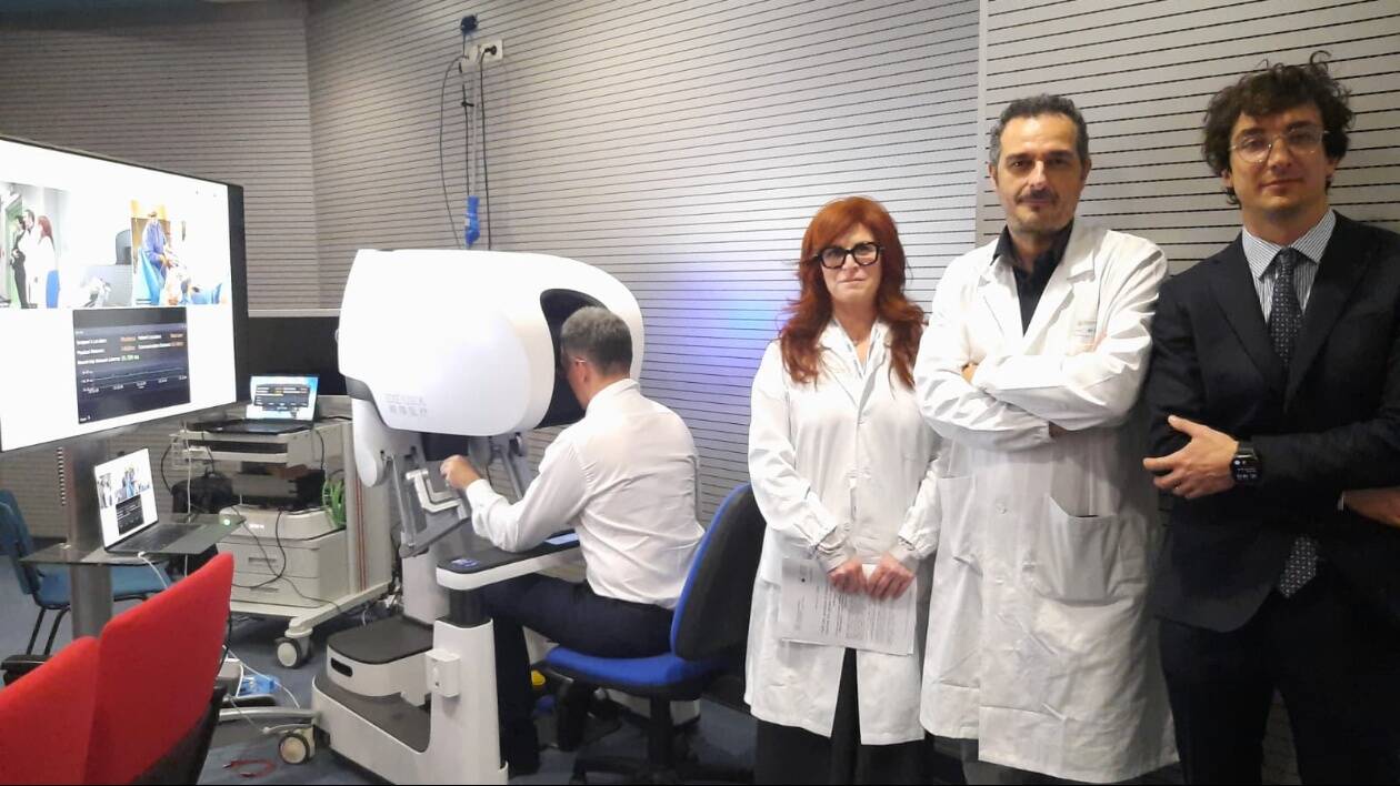 Telechirurgia robot-assistita: il chirurgo è a Modena, il paziente a Varsavia