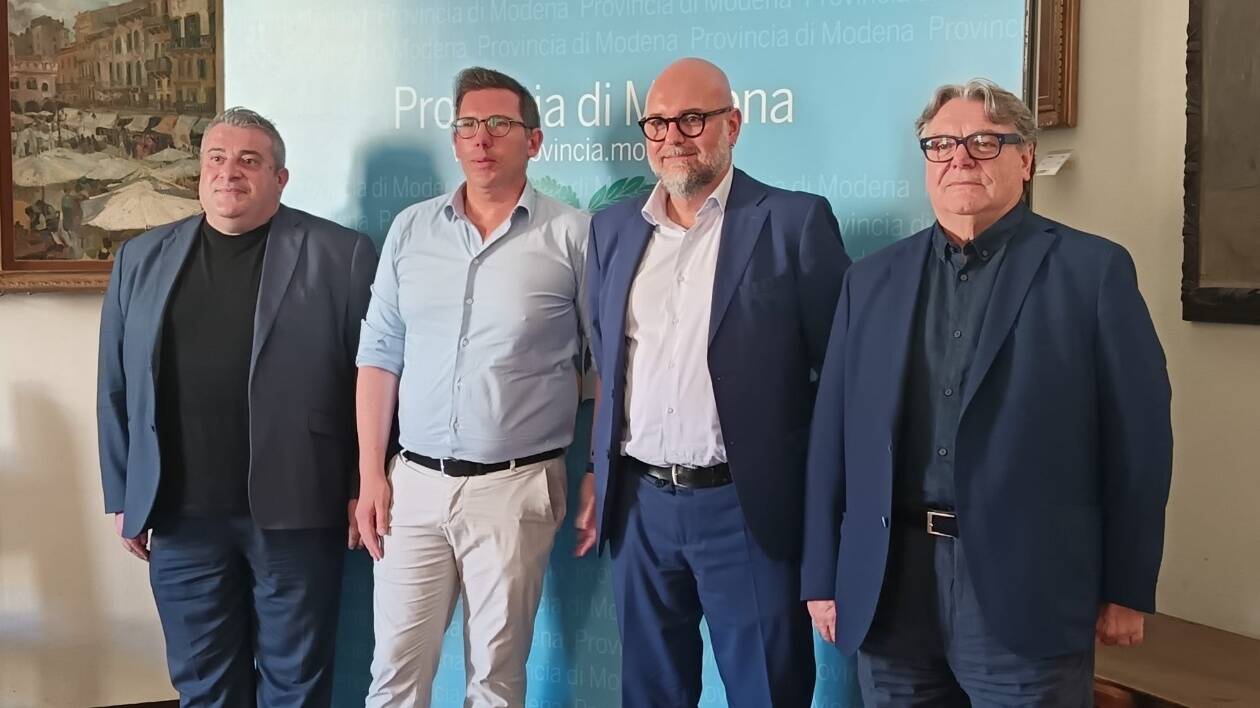 Scandalo Amo, messa in mora ex dirigenti: così Bosi tradisce Muzzarelli per Mezzetti?